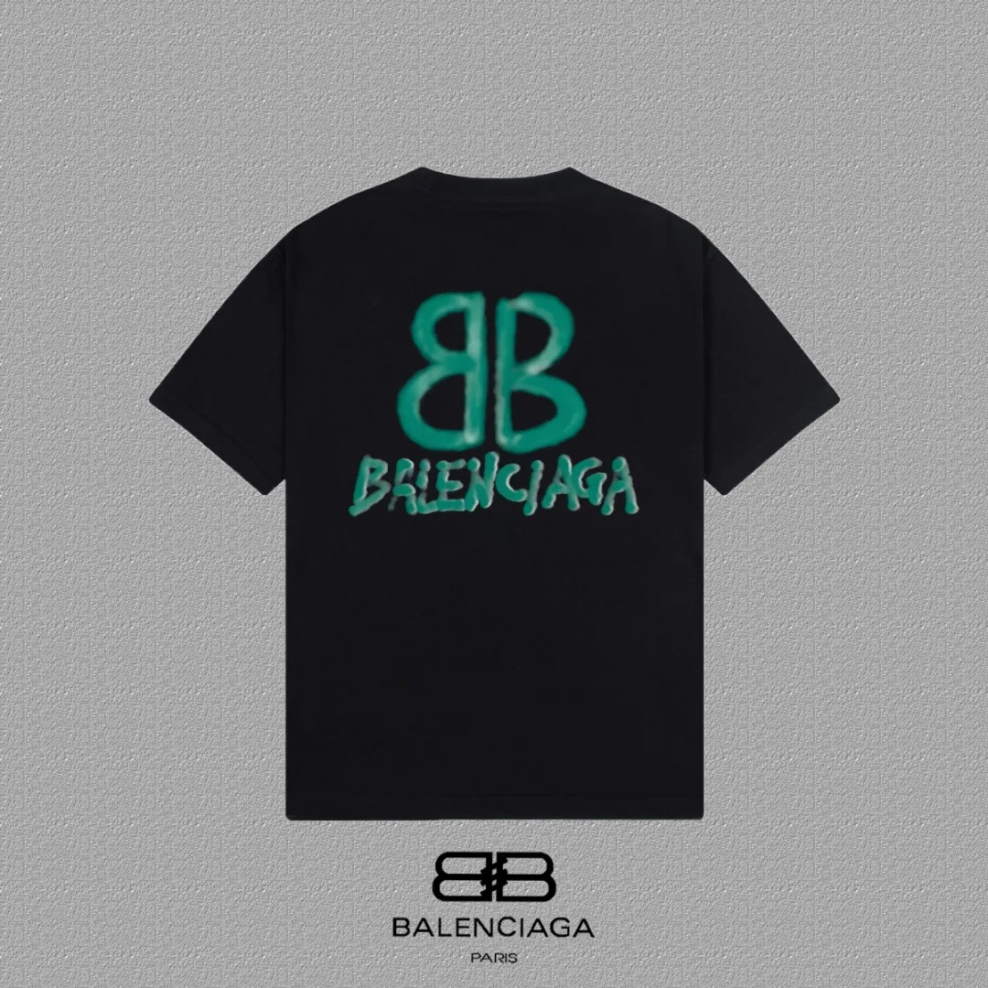 P80✨🔥 BALENCIAGA Paris lettering printed short-sleeved T-shirt. Custom-woven and dyed 300 grams of combed cotton heavyweight fabric. Zero color difference in threads. Perfect details. Different from the current currency version. Welcome to compare. Same Style for men and women. Must-sell in the picture above. Color: White Black Size: 1 2 3 4